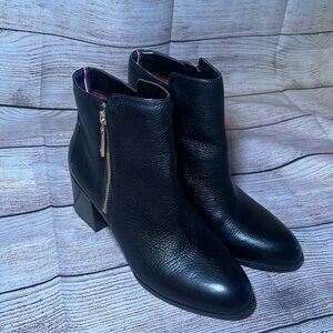 Tommy Hilfiger leather ankle boots Size 8.5